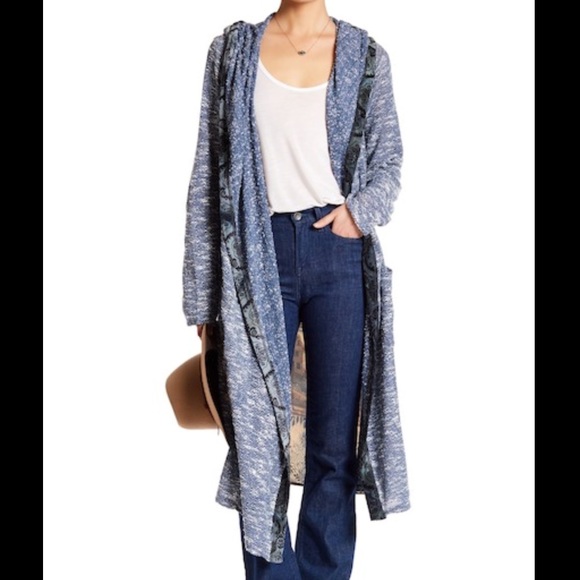 Aratta Tops - ARATTA Danish Dream Shawl